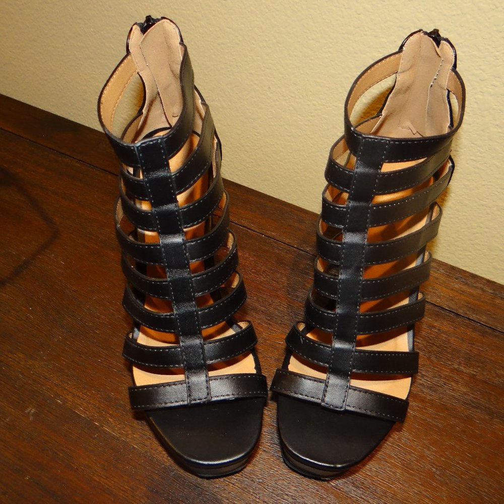 Women's black wedges